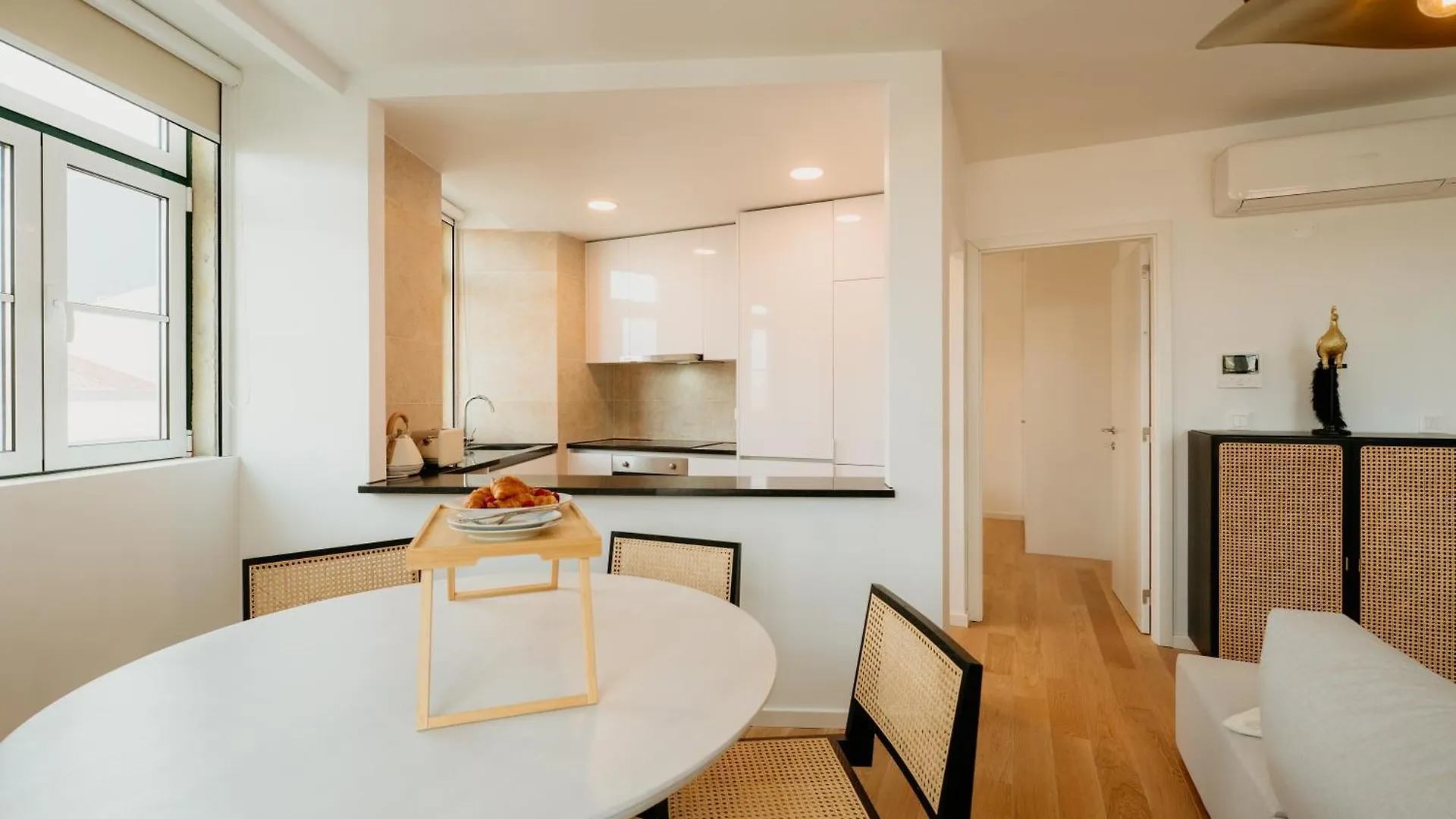 Mary Pink - No 1B - Lovely Two-Bedroom Apartment Lisboa
