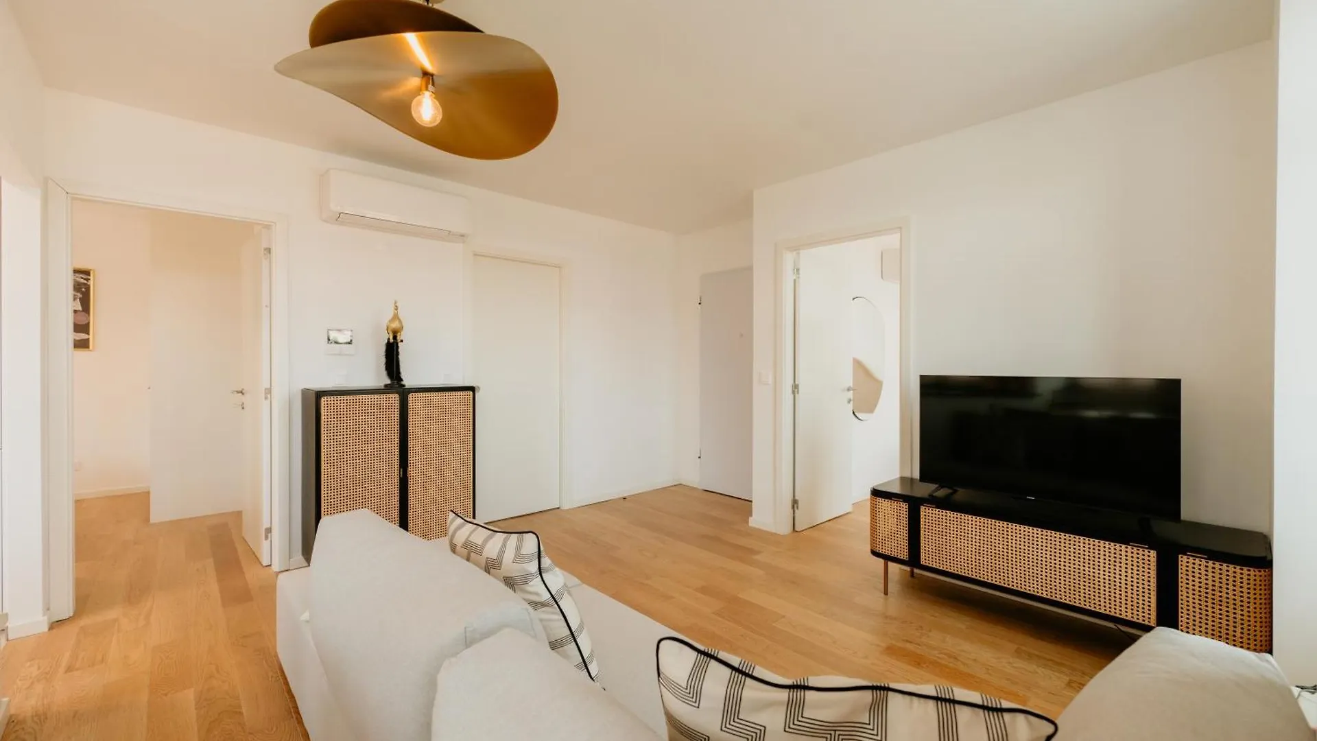 Mary Pink - No 1B - Lovely Two-Bedroom Apartment Lisboa