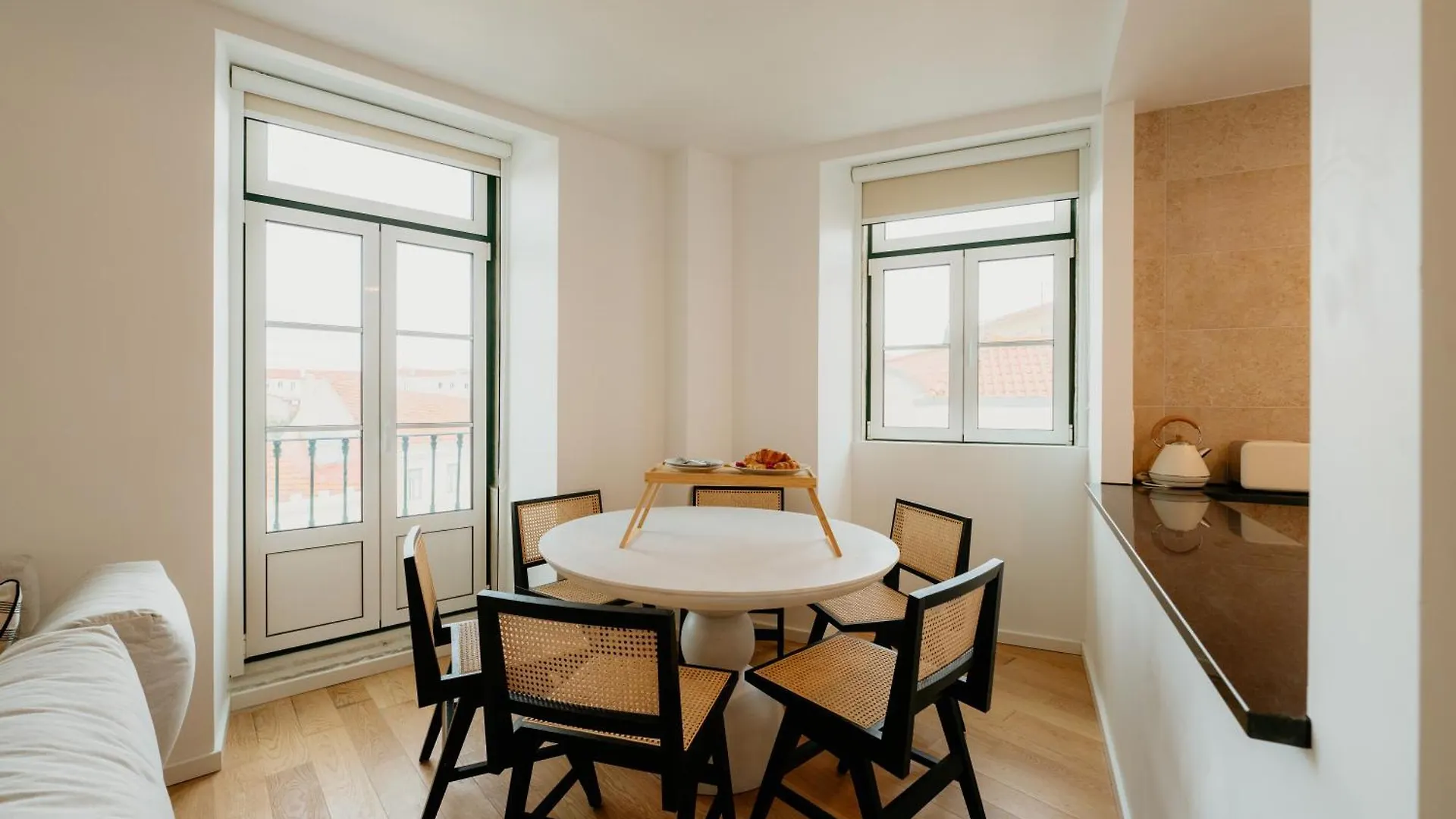 Mary Pink - No 1B - Lovely Two-Bedroom Apartment Lisboa