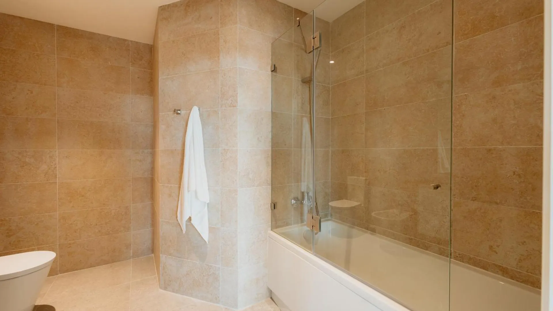 Mary Pink - No 1B - Lovely Two-Bedroom Apartment Lisboa